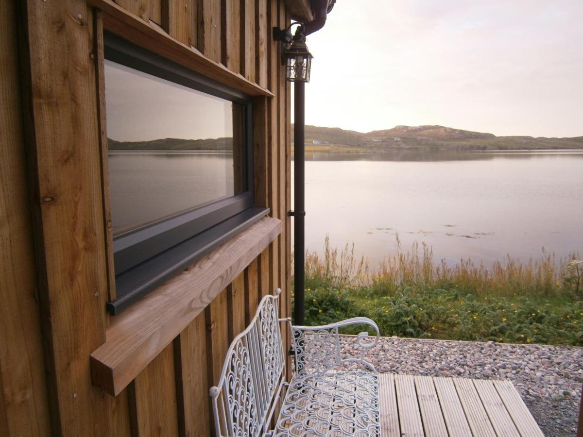 Otter Bunkhouse Hostel Cairisiadar Exterior photo